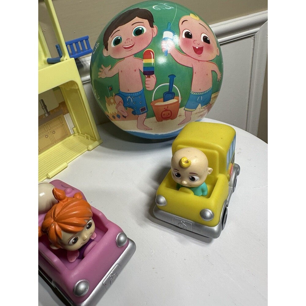 Cocomelon Lot: Pop n' Play Transforming Playhouse, Beachball, 2 Mini Cars